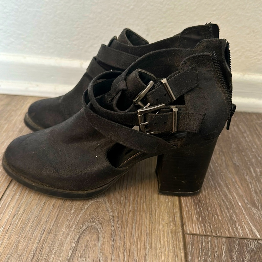 Size 6.5 soda ankle boots